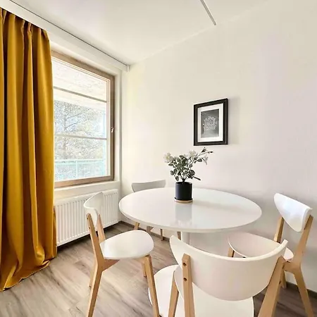 Apartment Spacious With Free Parking