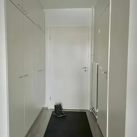 Spacious With Free Parking *