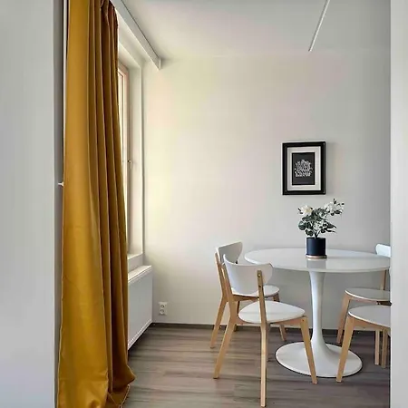 Apartment Spacious With Free Parking