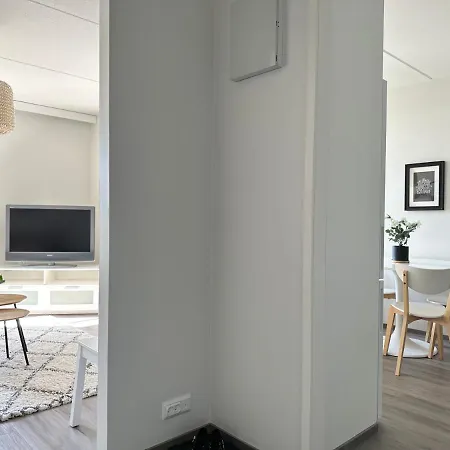 Spacious With Free Parking Apartment